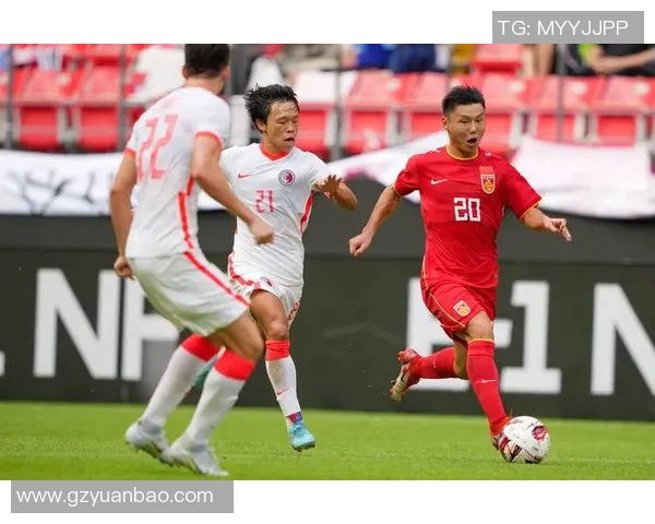 俄罗斯与沙特激战正酣举起手来展现足球激情与友谊 俄罗斯与沙特激战正酣举起手来展现足球激情与友谊